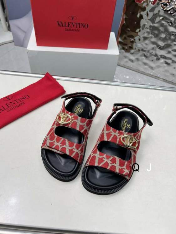 Picture of Valentino Shoes _SKUValentinosz35-40J110320130